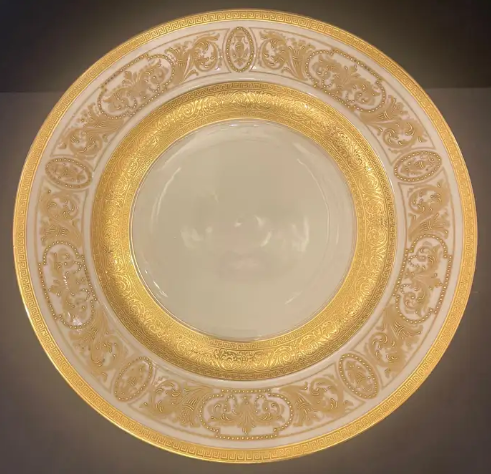 Wonderful Service 12 Selb Bavaria Heinrich & Co Gold Encrusted Dinner Plates